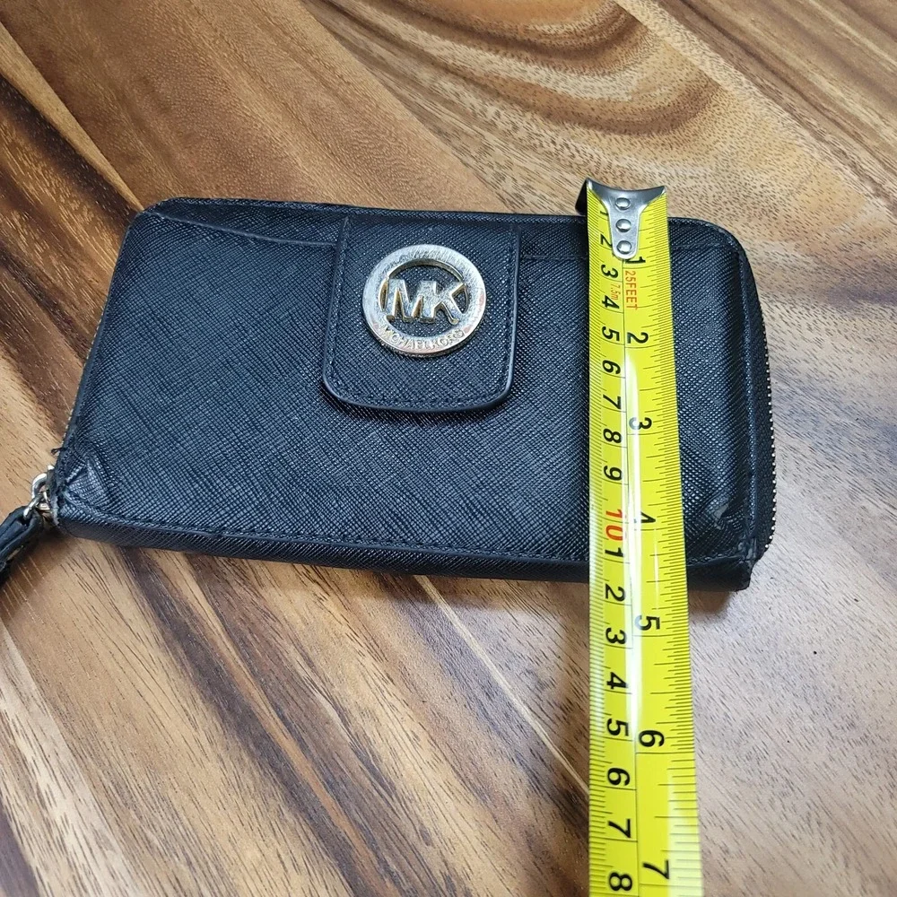 Michael Kors Wristlet Black Leather Double Zip‎ Around Wallet Snap Purse